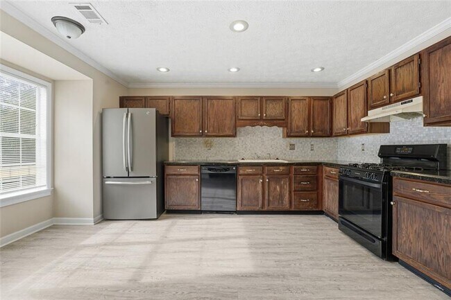 Building Photo - 1015 Plantation Way