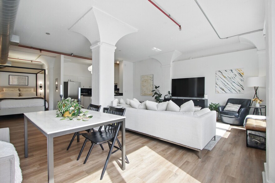 Building Photo - 300 NW 8th Ave