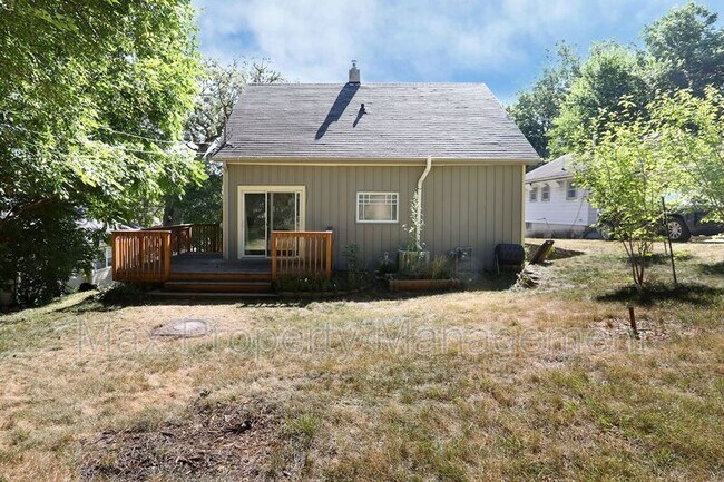 Building Photo - 660 27th St