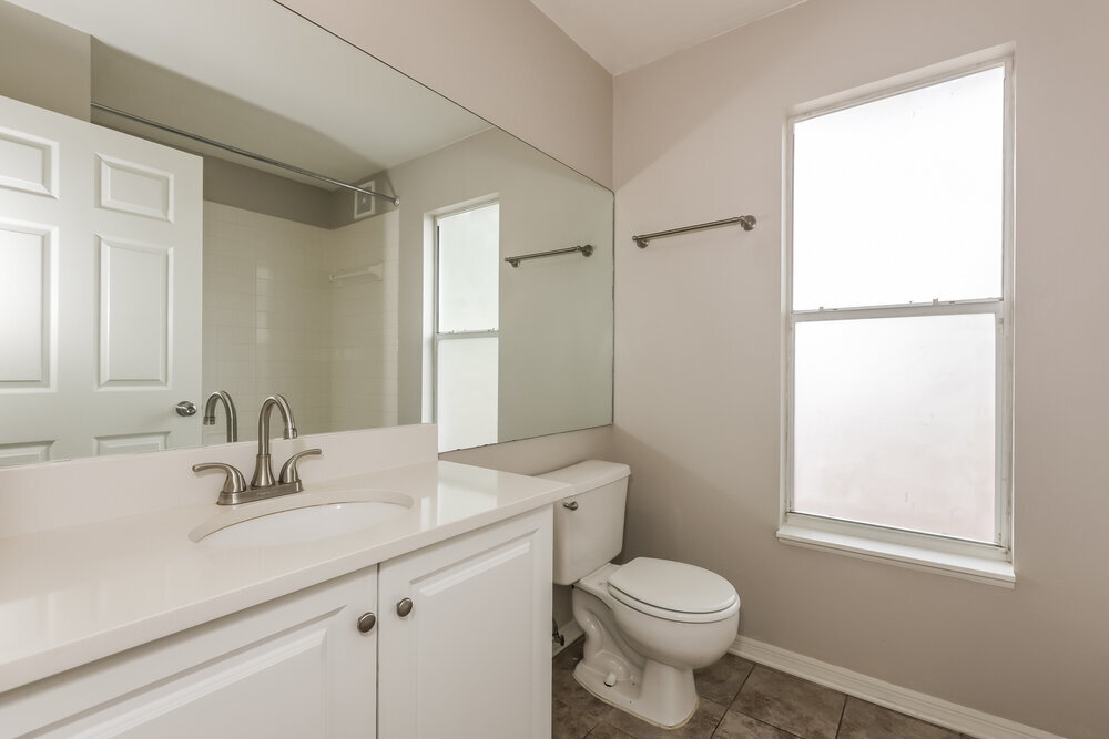 Building Photo - 3322 Silverpond Dr