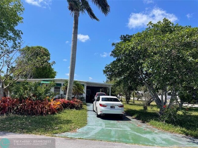 Primary Photo - 5600 Lagoon Dr