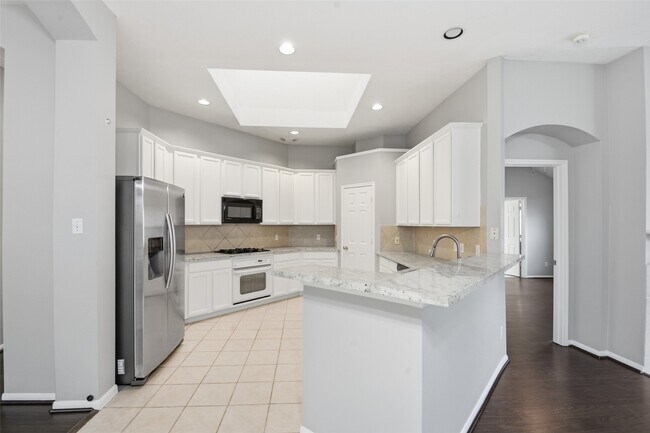 Building Photo - 24802 Sageford Ct