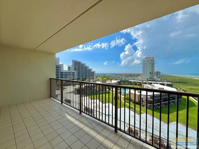 Building Photo - 900 Padre Blvd
