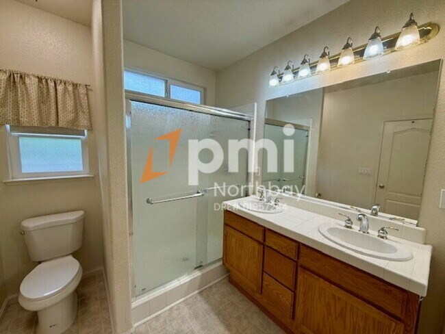 Building Photo - 424 Endberg Dr