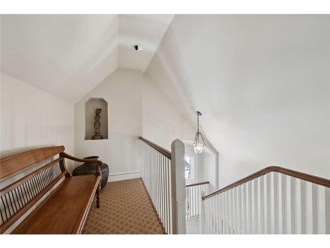 Building Photo - 2810 W Lake of the Isles Pkwy