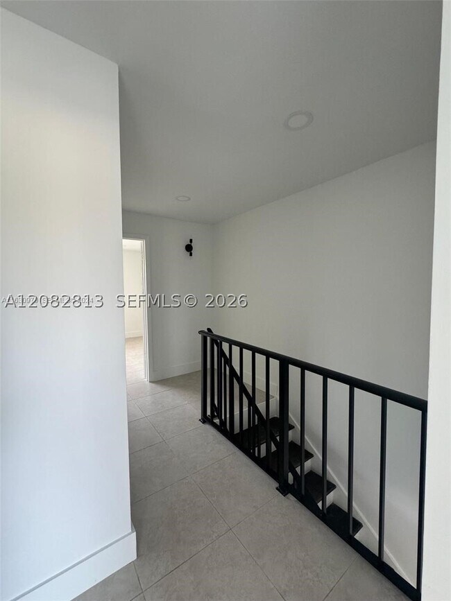 Building Photo - 6628 SW 41st St