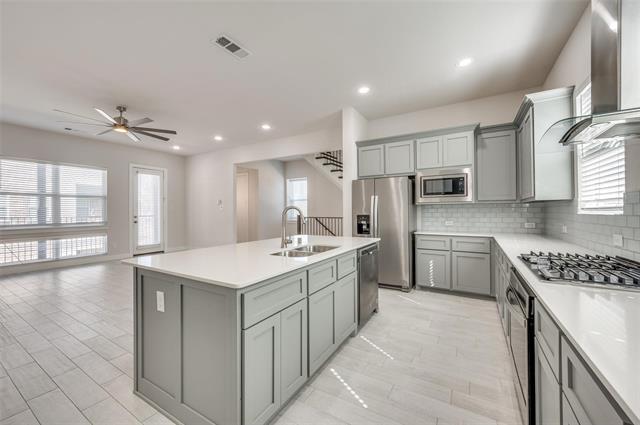 Building Photo - 2654 Carolwood Ln