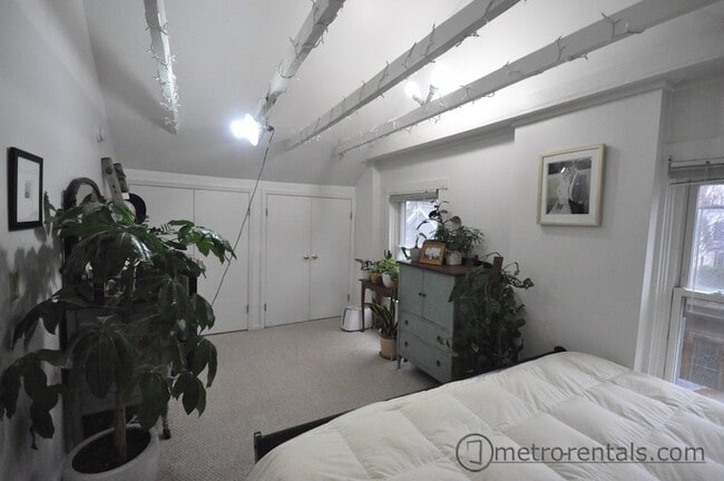 Building Photo - 703-705 City Park