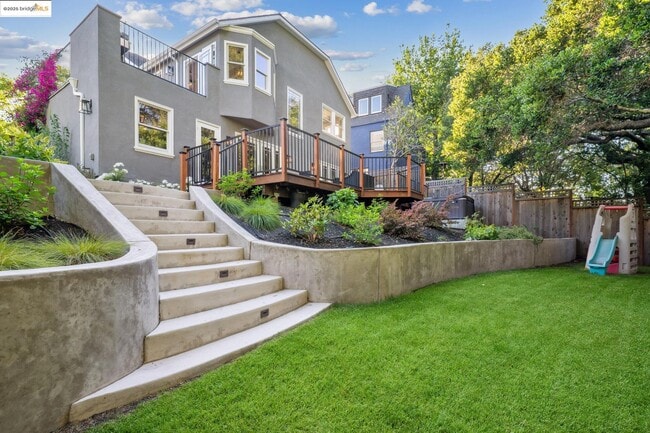 Building Photo - 946 Alma Pl