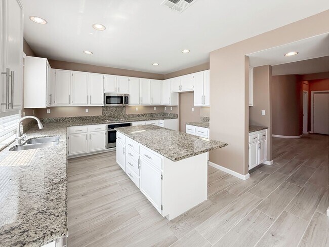 Building Photo - COMING SOON! 5 Bedroom, Cut-DeSac Home for Rent in a Beautiful, Murrieta Community!