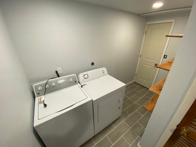 Laundry room (basement) - 9110 Drake Pl
