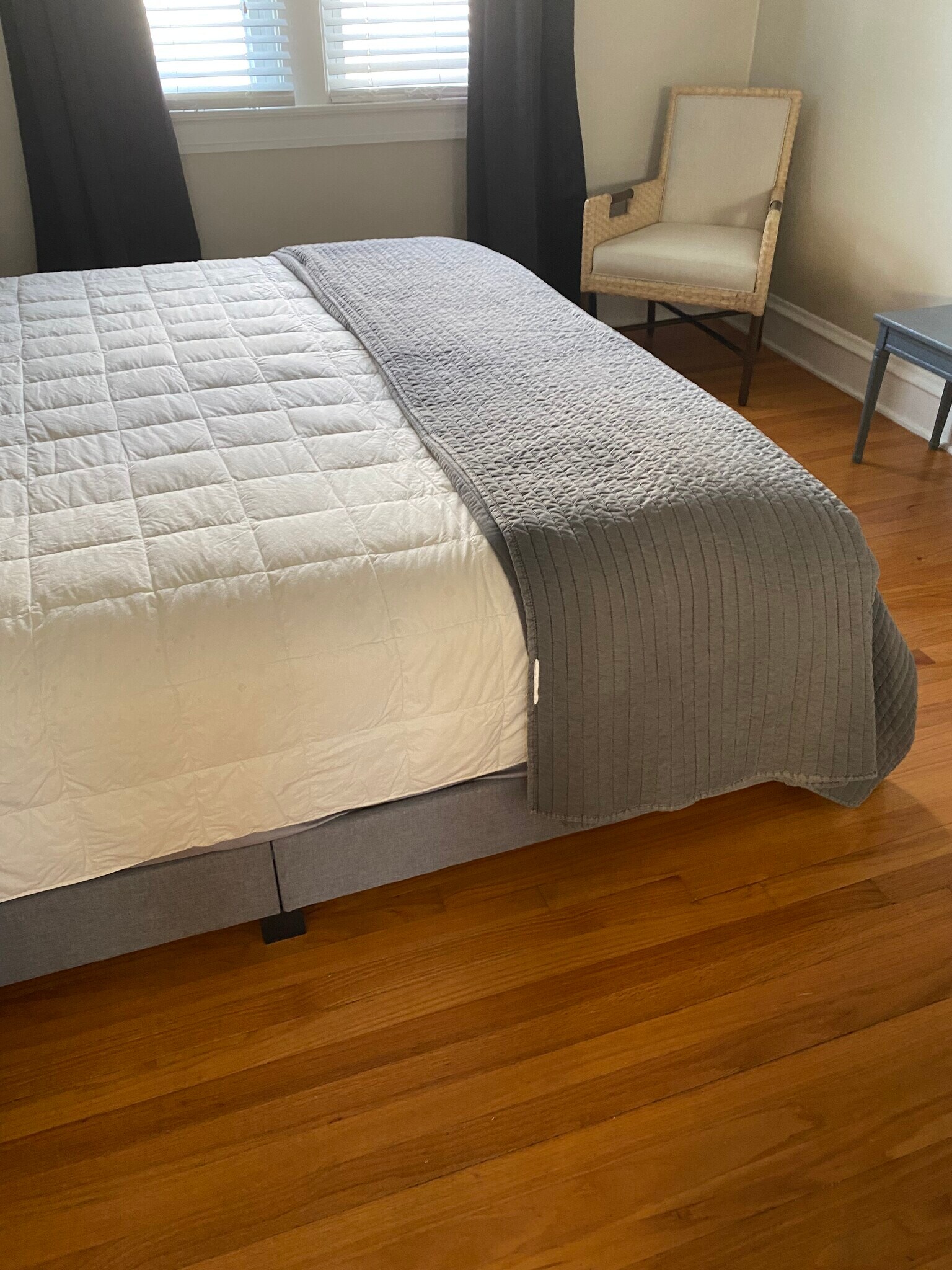 Upper bedroom - 1612 Union Ave