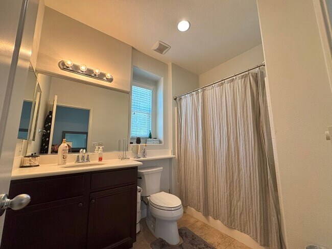 Building Photo - Beautiful House in Wolfcreek- Close to Pec...