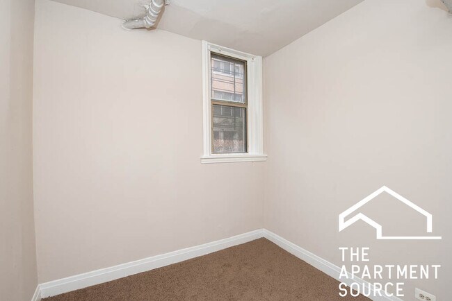 Building Photo - 1371 W Estes Ave