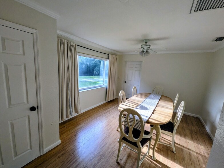 Building Photo - 5740 Floy Dr