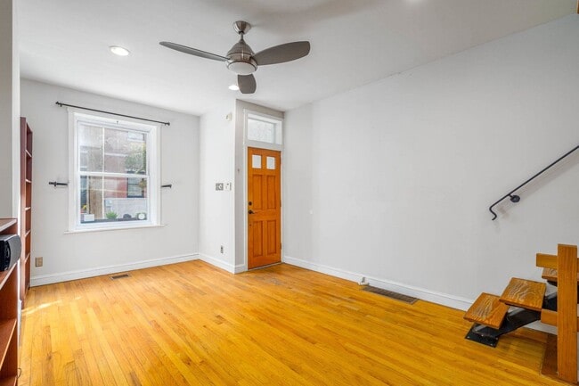 Building Photo - 802 LeCount St