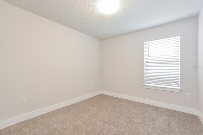 Building Photo - 804 E Voorhis Ave