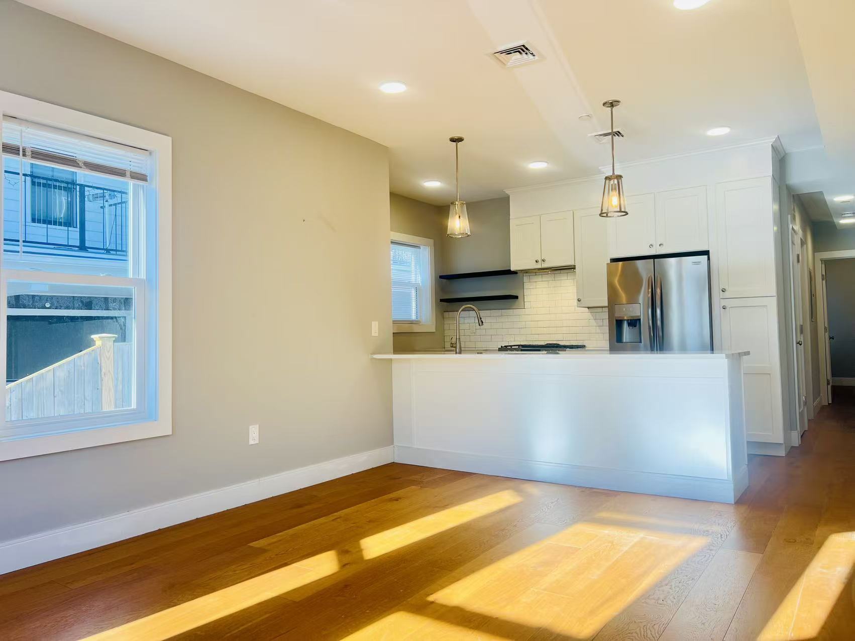 Building Photo - 19 Plymouth St