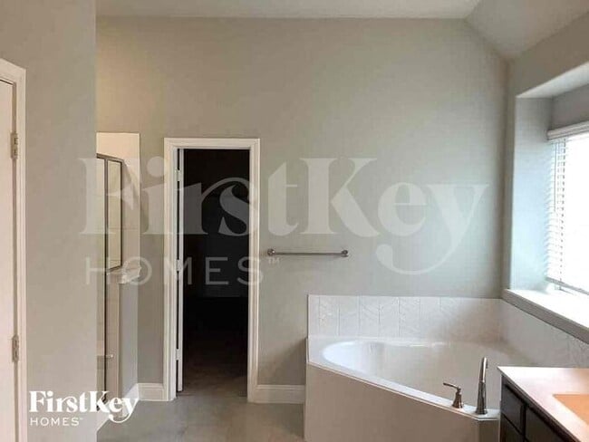 Building Photo - 111 Balsam Dr