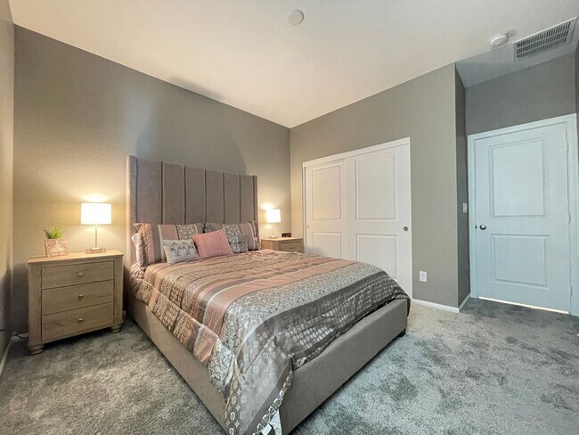 Building Photo - (Fully Furnished) 4 Bedroom + Loft,  3 Full Bath, Gated Community in SouthWest.