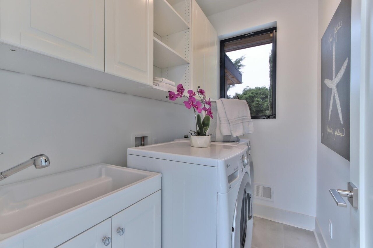 laundry room - 363 Beemer Ave
