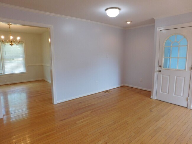 Building Photo - 3701 Lavenham Rd