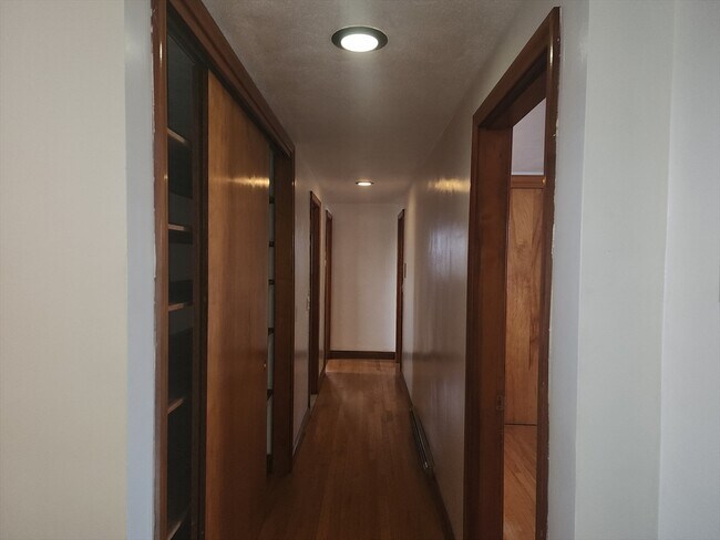 Building Photo - 64 Francis St