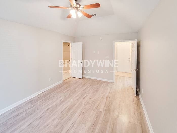 Building Photo - 4890 Phipps Dr
