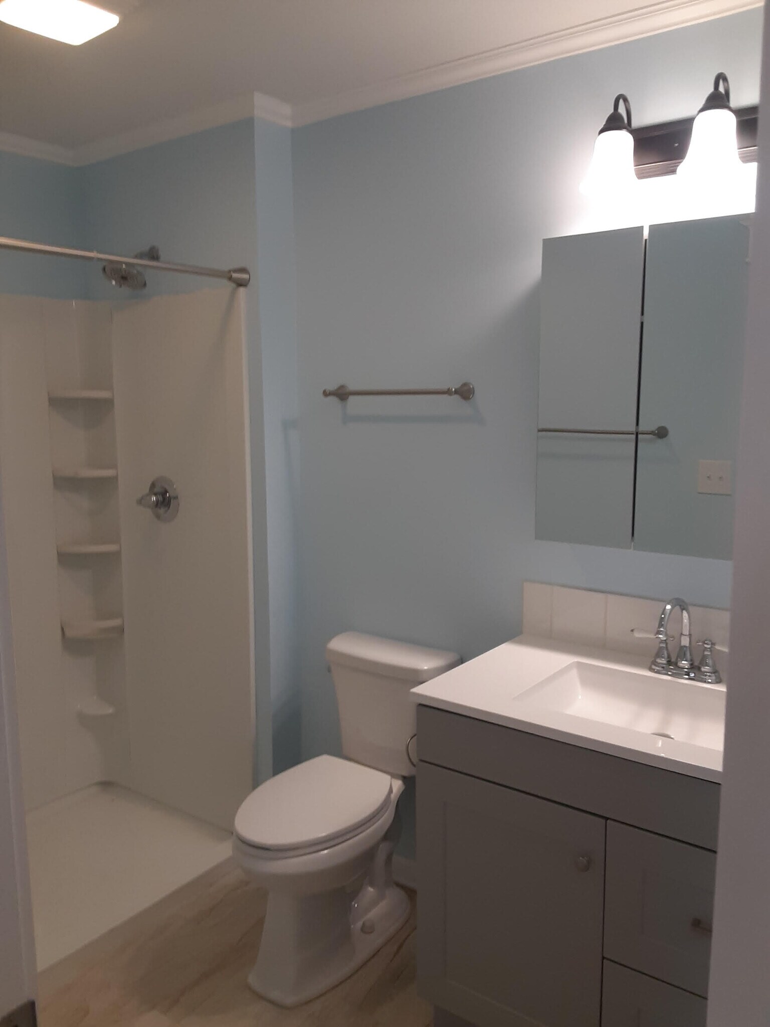 Building Photo - 435 N Cypress St