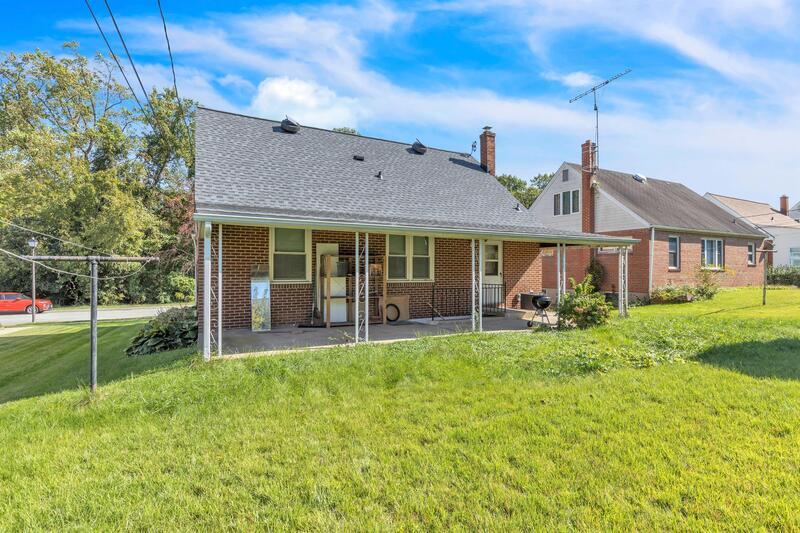 Building Photo - 8212 Dorset Ave