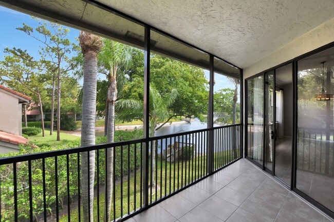 Building Photo - 5801 Coach House Cir