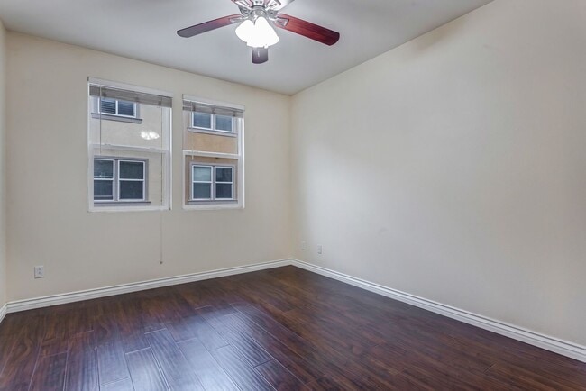 Building Photo - Lux 2 Bed 2 Bath Condo at the Spectrum!