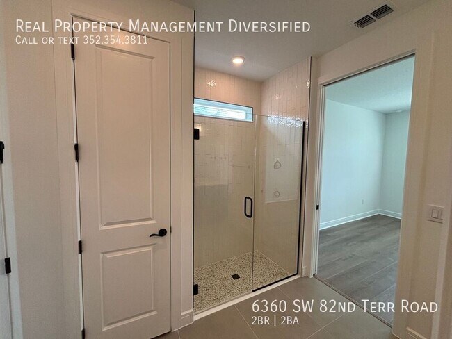 Building Photo - 6360 SW 82 Ter Rd