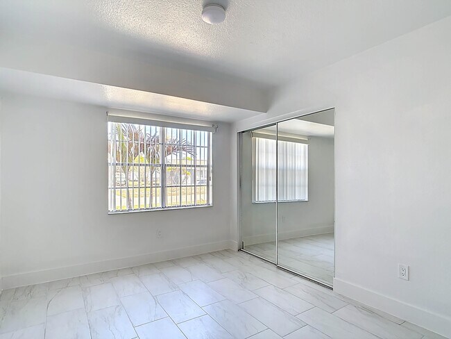 Building Photo - 4487 Pocatella Ave