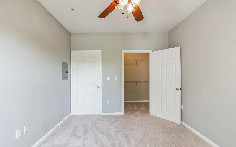 Building Photo - 12913 Centre Park Cir