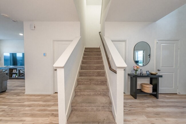 Building Photo - 9335 Pavonia Fawn Dr