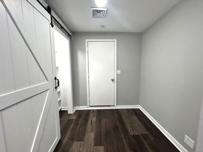 Building Photo - 2941 S 10th St