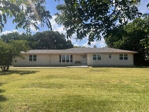Building Photo - 2917 Hickox Rd