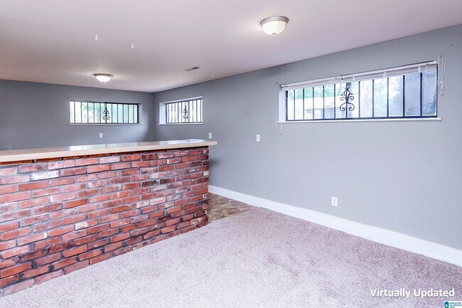 Building Photo - 1112 S Gale Dr