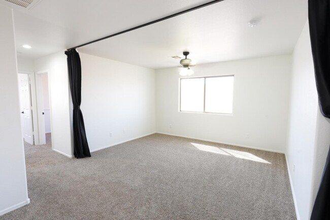 Building Photo - 16182 N 157th Dr