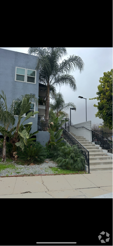 Building Photo - 2110 Gaviota Ave