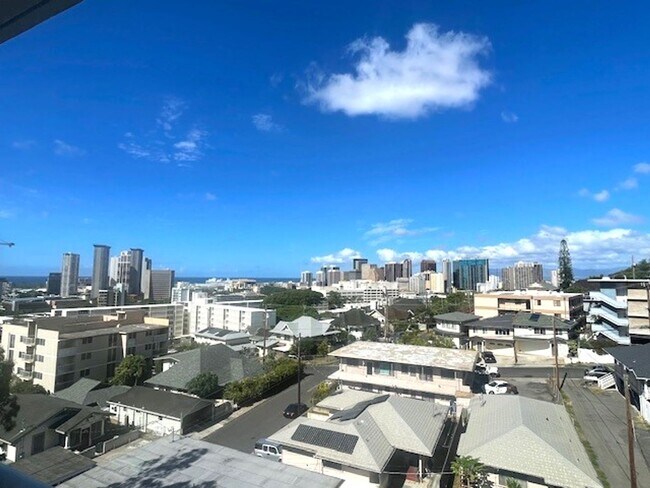 Building Photo - Recently Renovated 1 Bedroom in Honolulu