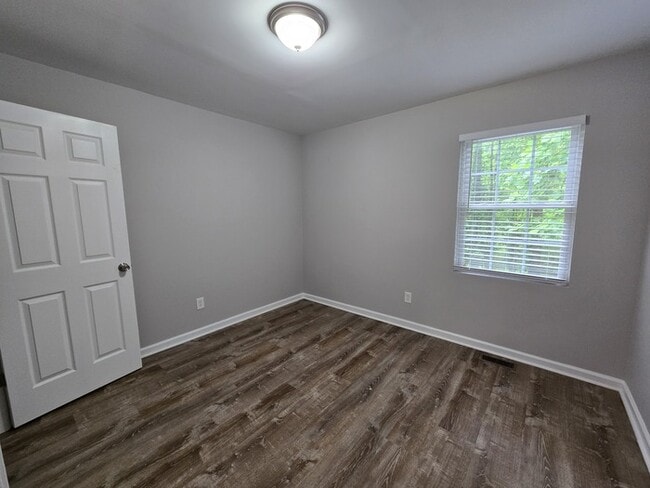 Building Photo - Available Now! Great Durham location newly remodeled. Single family home.