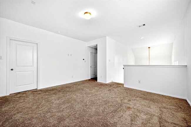 Building Photo - 29897 Dovetail Blf Ln