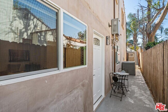 Building Photo - 14916 Hesby St