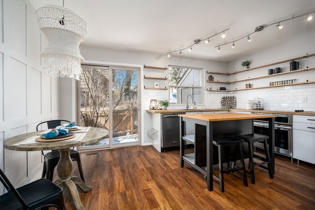 Building Photo - 6614 Overland Dr