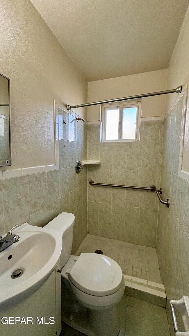 Building Photo - 8033 Carpenter Dr