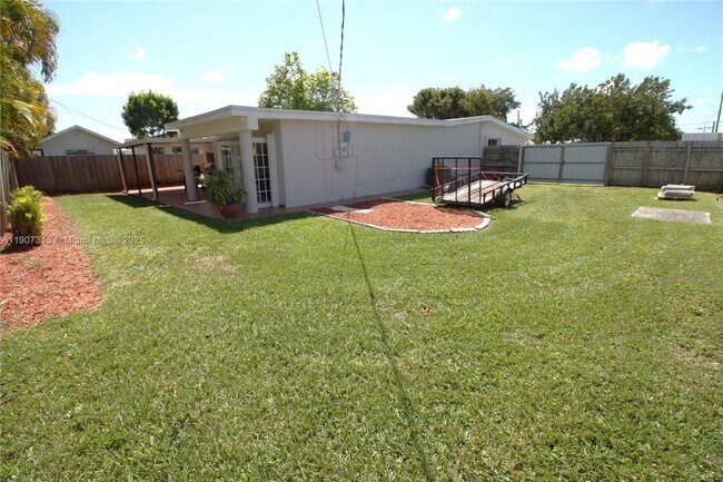 Building Photo - 11031 SW 43rd St