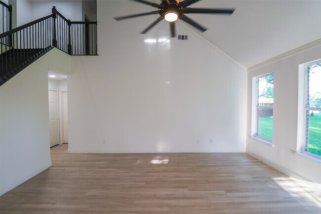 Building Photo - 14311 Ragus Lake Dr