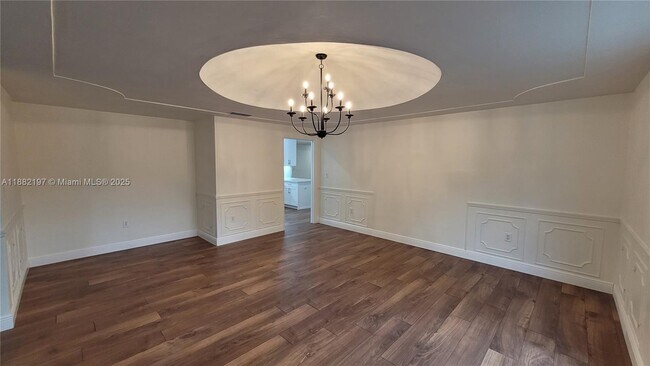 Building Photo - 4850 University Dr